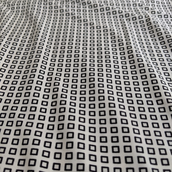 Banana Republic Draped Neck Black White Square Print Tank - Picture 3 of 4